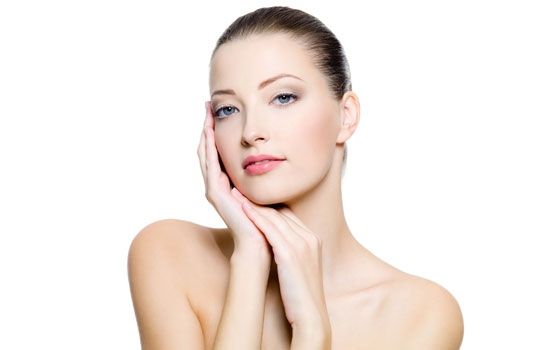 天涼了，皮膚別“著涼”！一份溫柔的秋冬換季護膚指南