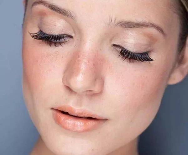 敏感肌護膚全攻略：告別泛紅刺痛，重獲健康穩(wěn)定肌