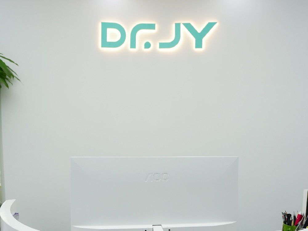 長期補水vs從不補水：皮膚的兩種截然不同的狀態